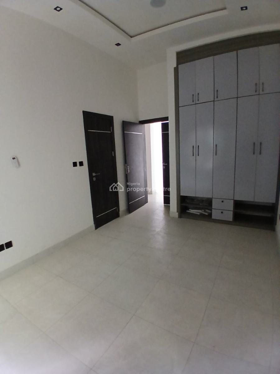 New and Serviced with 24/7 Power Supply 2 Sizeable 2 Bedroom En-suite, Lekki Phase 1, Lekki, Lagos, Flat / Apartment for Sale