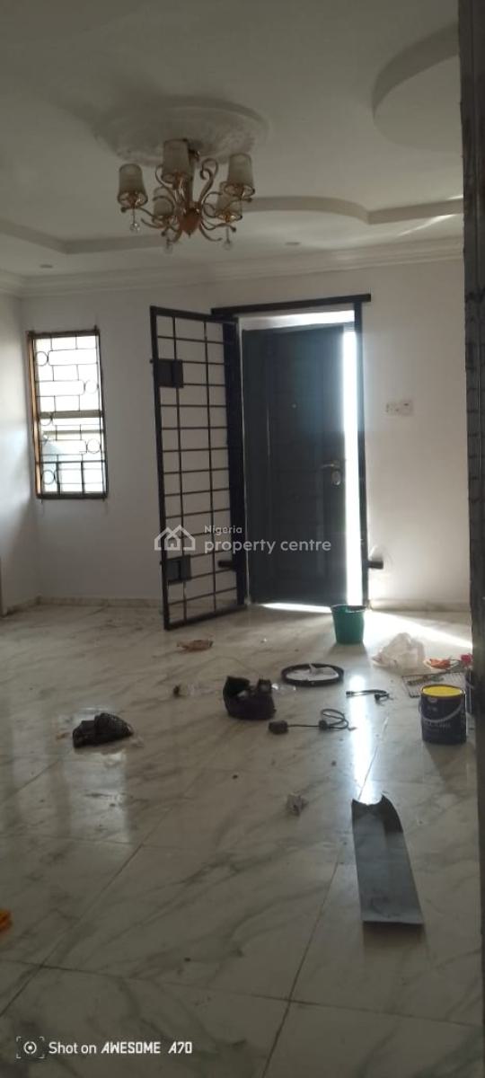 Lovely 3 Bedroom Flat, Oyadiran Estate, Sabo, Yaba, Lagos, Flat / Apartment for Rent