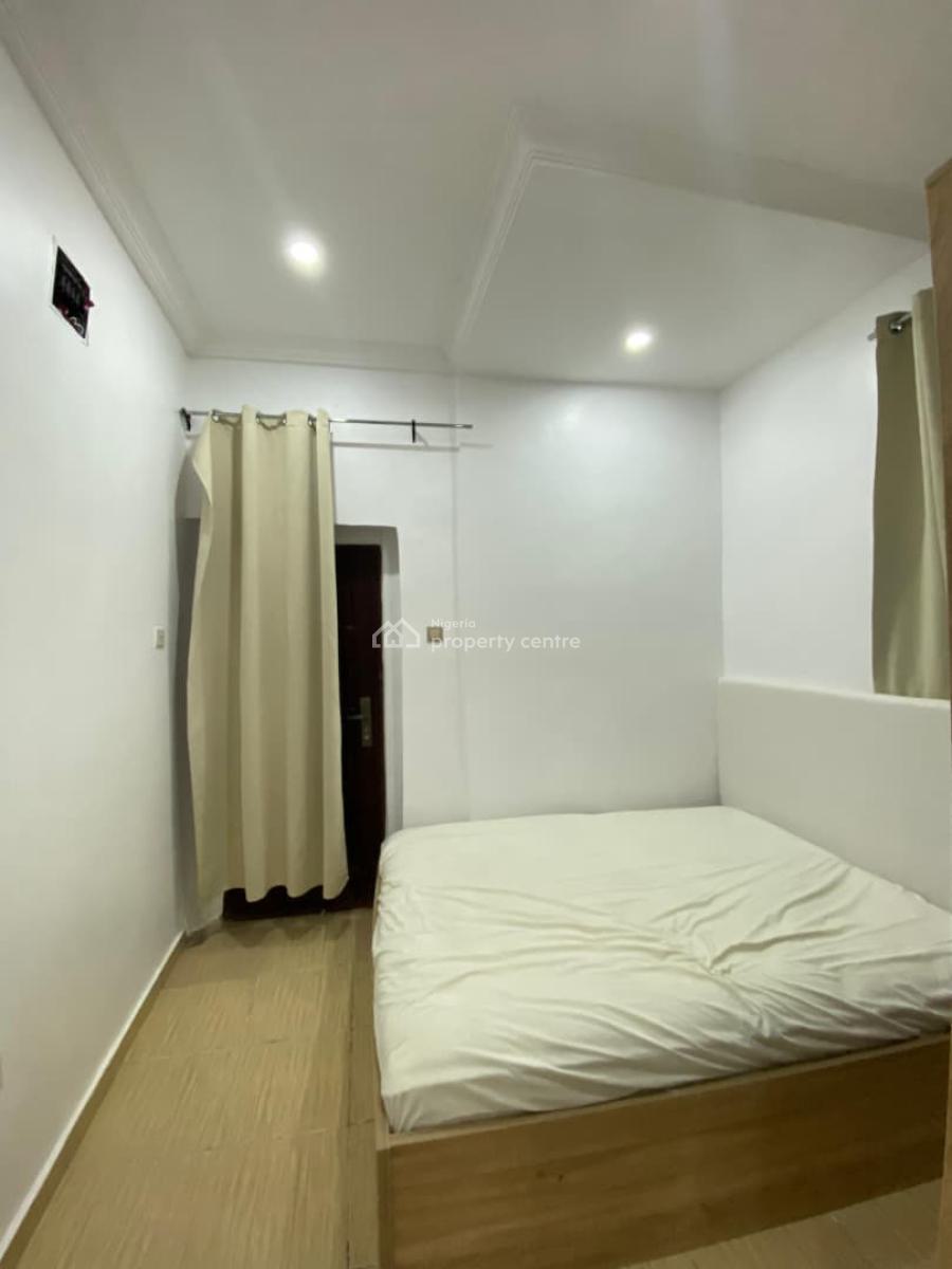 Fully Serviced Mini Flat (room & Parlour Apartment), Osapa, Lekki, Lagos, Mini Flat (room and Parlour) for Rent