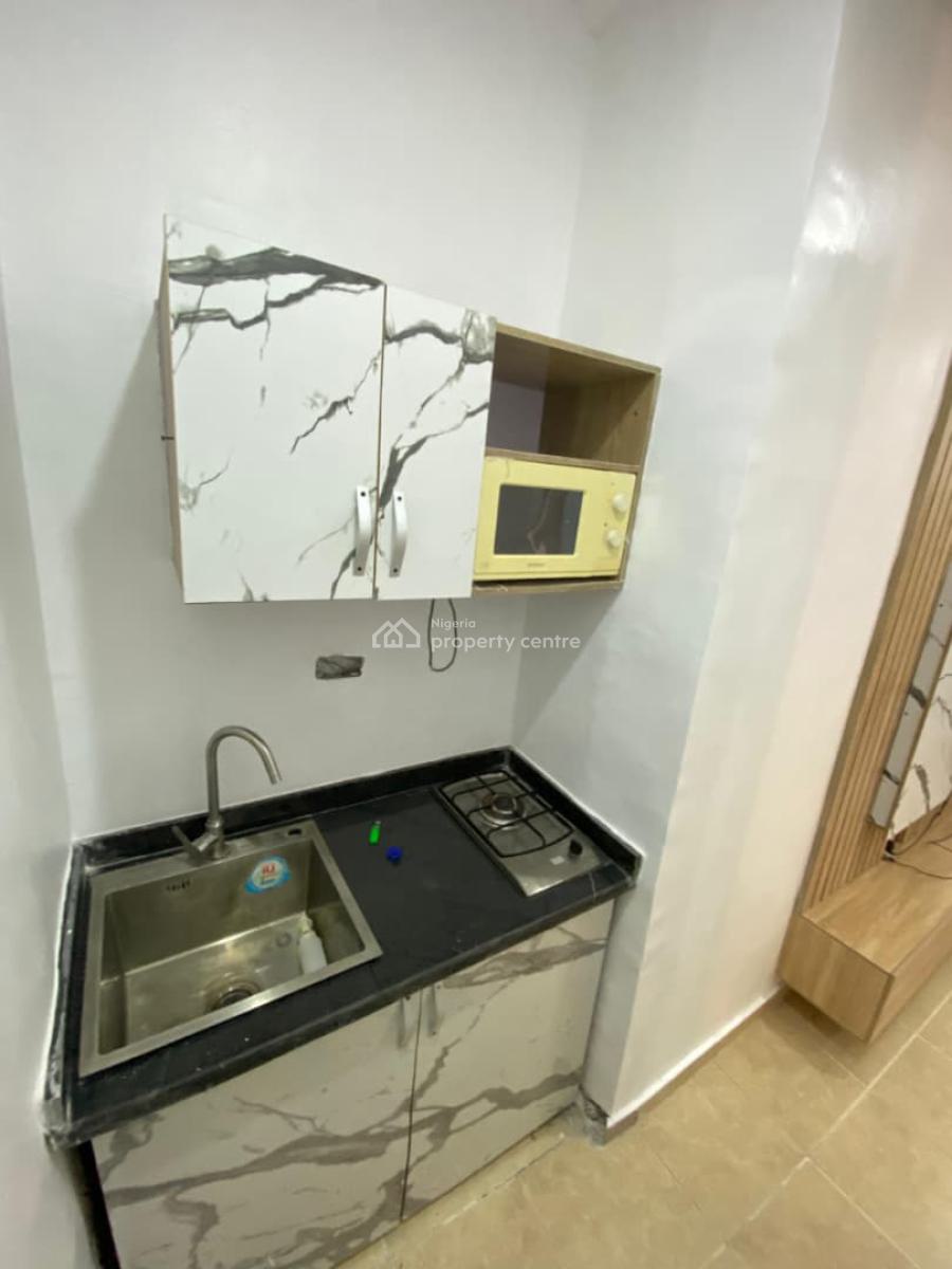 Fully Serviced Mini Flat (room & Parlour Apartment), Osapa, Lekki, Lagos, Mini Flat (room and Parlour) for Rent