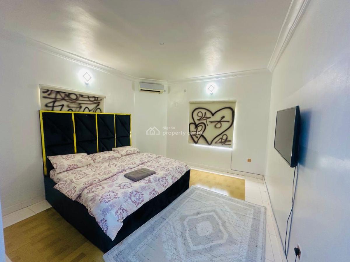 Lux Two (2) Bedroom Maisonette with Ps5, Tennis, Snooker Board and a S, Lekki Phase 1, Lekki, Lagos, Flat / Apartment Short Let