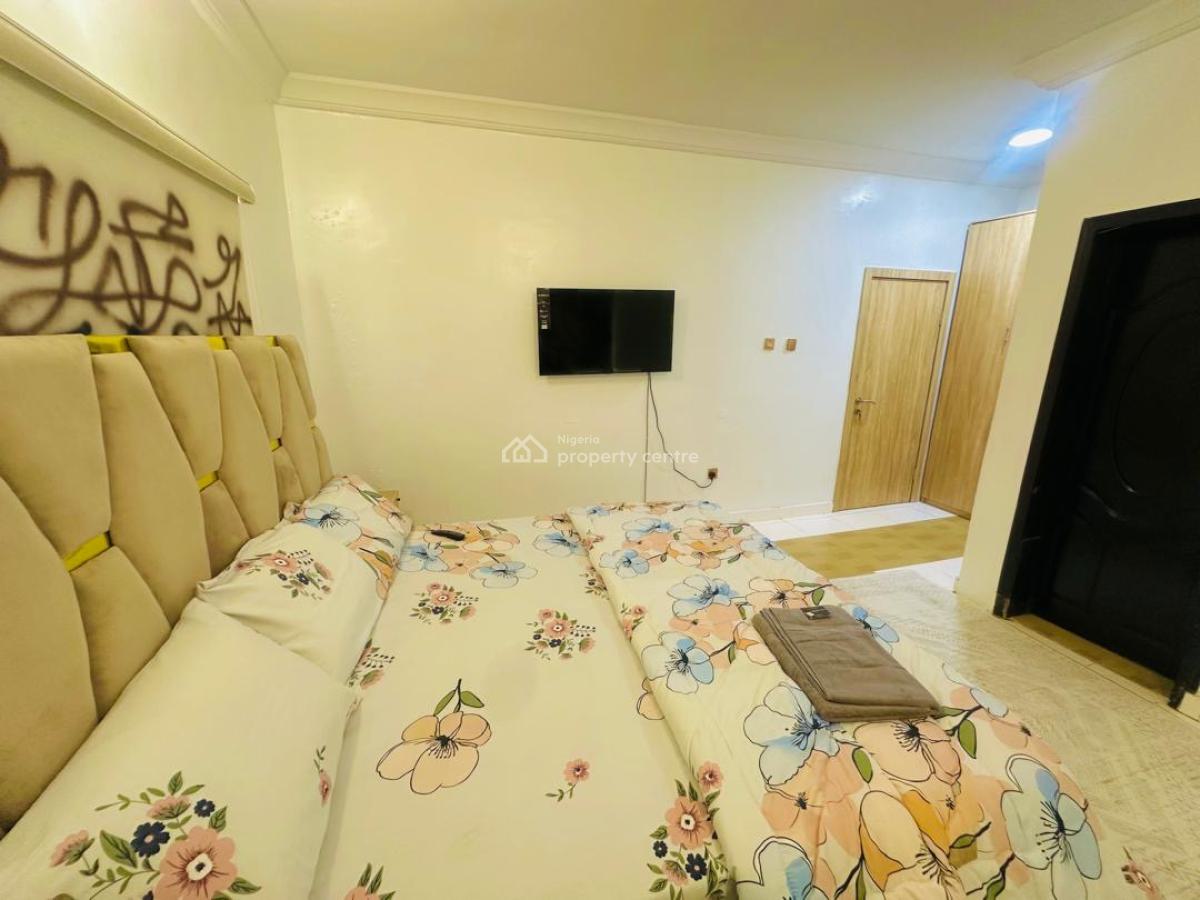 Lux Two (2) Bedroom Maisonette with Ps5, Tennis, Snooker Board and a S, Lekki Phase 1, Lekki, Lagos, Flat / Apartment Short Let