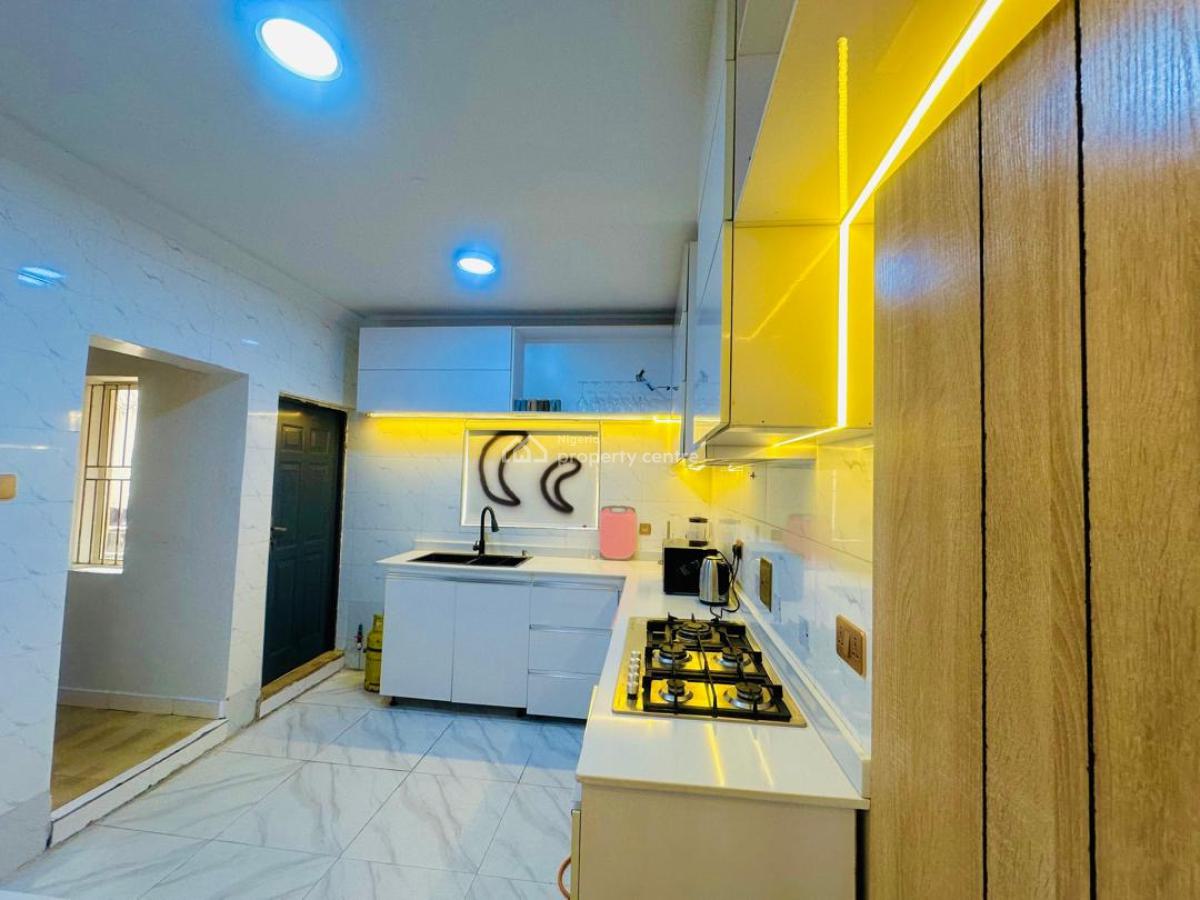 Lux Two (2) Bedroom Maisonette with Ps5, Tennis, Snooker Board and a S, Lekki Phase 1, Lekki, Lagos, Flat / Apartment Short Let