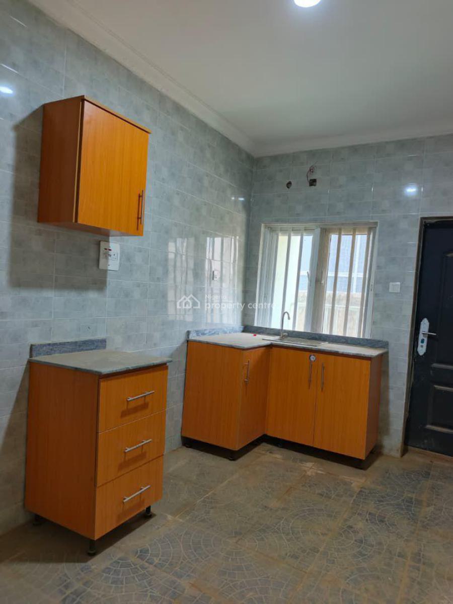 3 Bedroom Apartment, Ipaja, Lagos, Flat / Apartment for Sale