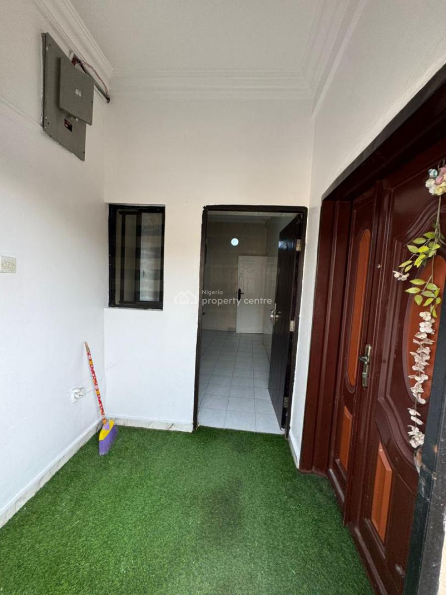 Luxury Miniflat Upstairs with Fully Fitted Kitchen, Igbo Efon Spg Road, Lekki, Lagos, Mini Flat (room and Parlour) for Rent