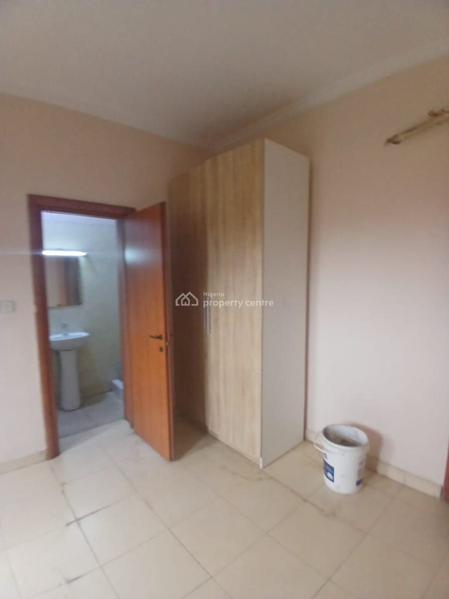 3 Bedroom Maisonette Available in an Estate, Yaba, Adekunle, Yaba, Lagos, Terraced Duplex for Rent