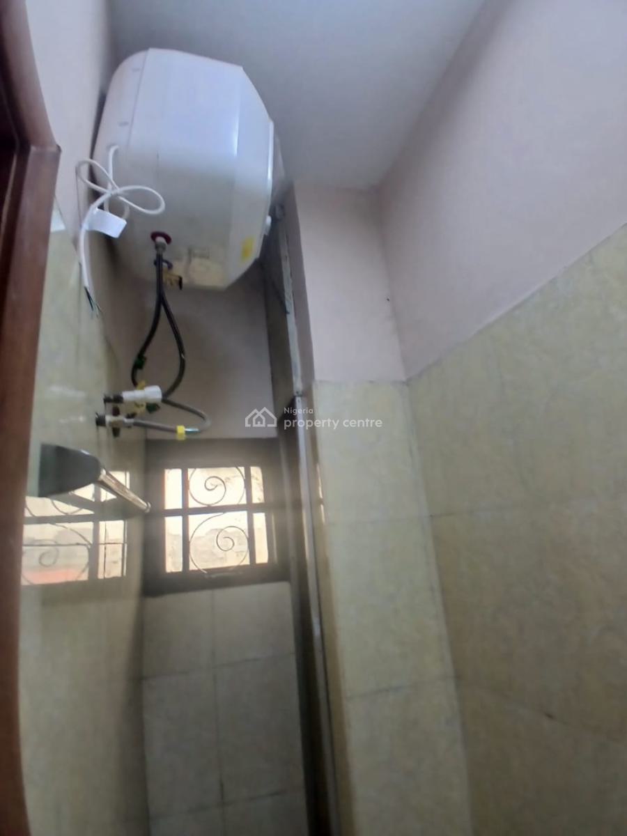 3 Bedroom Maisonette Available in an Estate, Yaba, Adekunle, Yaba, Lagos, Terraced Duplex for Rent