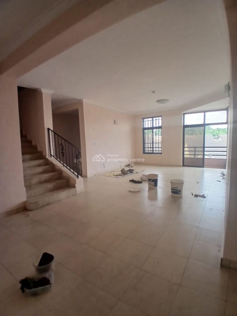 3 Bedroom Maisonette Available in an Estate, Yaba, Adekunle, Yaba, Lagos, Terraced Duplex for Rent