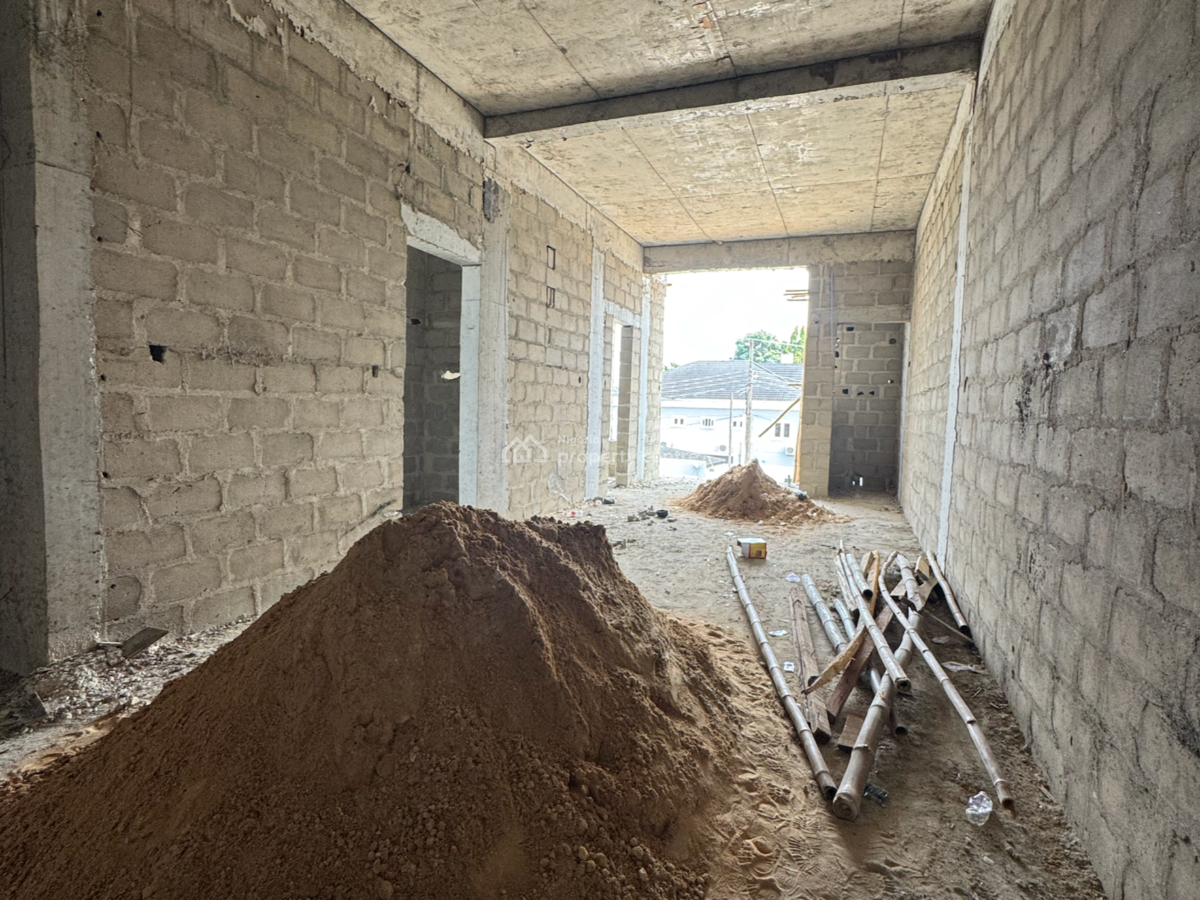 Very Spacious 2-bedroom Apartment + Bq, Lekki Phase 1, Lekki, Lagos, Flat / Apartment for Sale