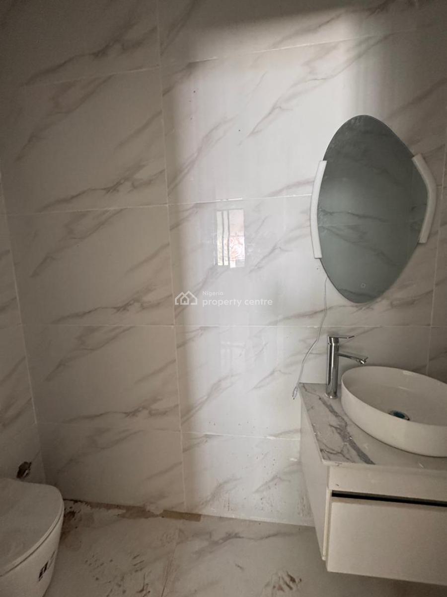 a Very Spacious 1 Bedroom and Parlor, Lekki, Lagos, Flat / Apartment for Sale