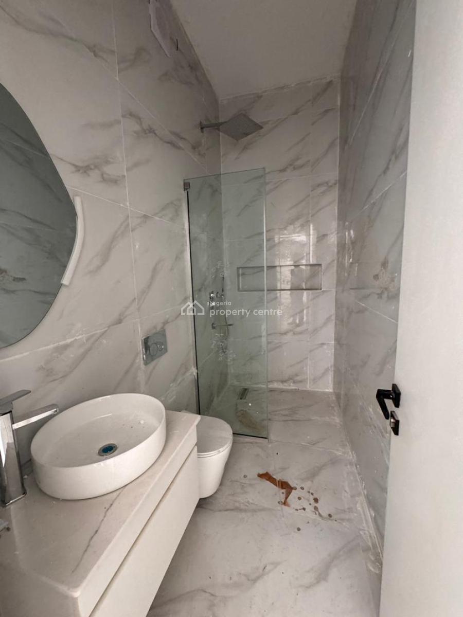 a Very Spacious 1 Bedroom and Parlor, Lekki, Lagos, Flat / Apartment for Sale