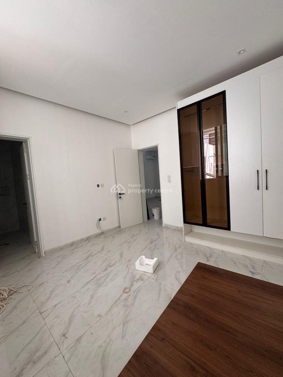 a Very Spacious 1 Bedroom and Parlor, Lekki, Lagos, Flat / Apartment for Sale