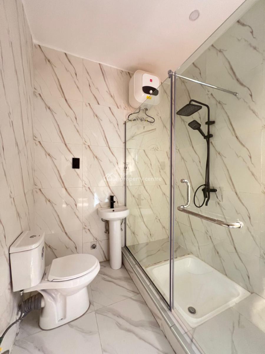 Well Built 5 Bedroom Semi Detached in Iekki Phase1 with Bq, Lekki Phase 1, Lekki, Lagos, Semi-detached Duplex for Sale