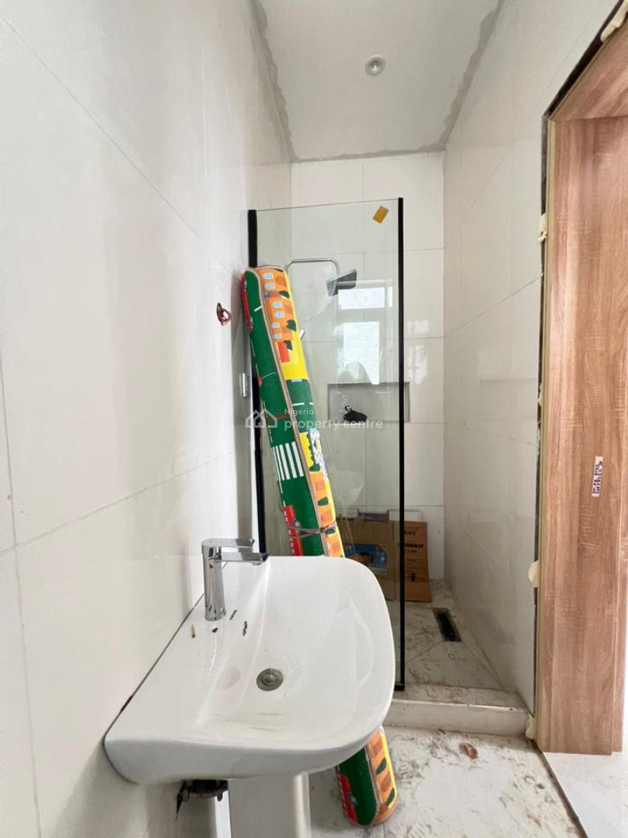 Newly Built 2 Bedroom Apartment with Swimming Pool, Lekki Phase 1, Lekki, Lagos, Flat / Apartment for Sale