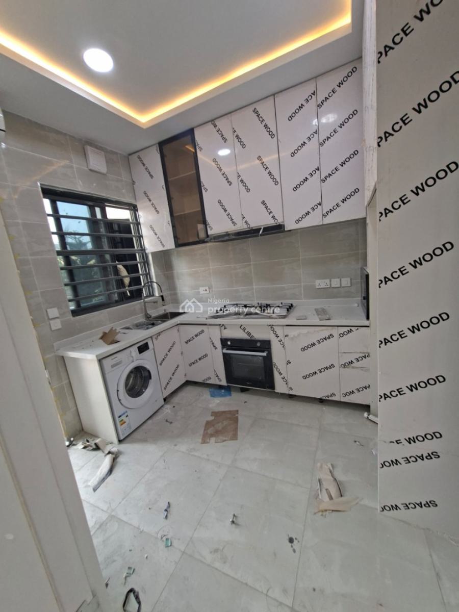 Fully Serviced Newly Built 3 Bedrooms Apartment at Lekki Phase 1, Lekki, Lekki Phase 1, Lekki, Lagos, Flat / Apartment for Sale