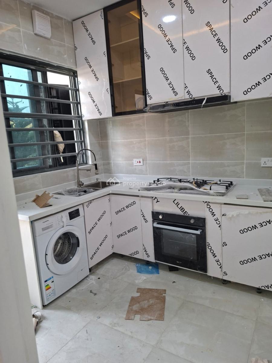 Fully Serviced Newly Built 3 Bedrooms Apartment at Lekki Phase 1, Lekki, Lekki Phase 1, Lekki, Lagos, Flat / Apartment for Sale