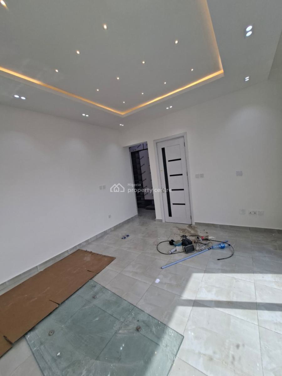 Fully Serviced Newly Built 3 Bedrooms Apartment at Lekki Phase 1, Lekki, Lekki Phase 1, Lekki, Lagos, Flat / Apartment for Sale