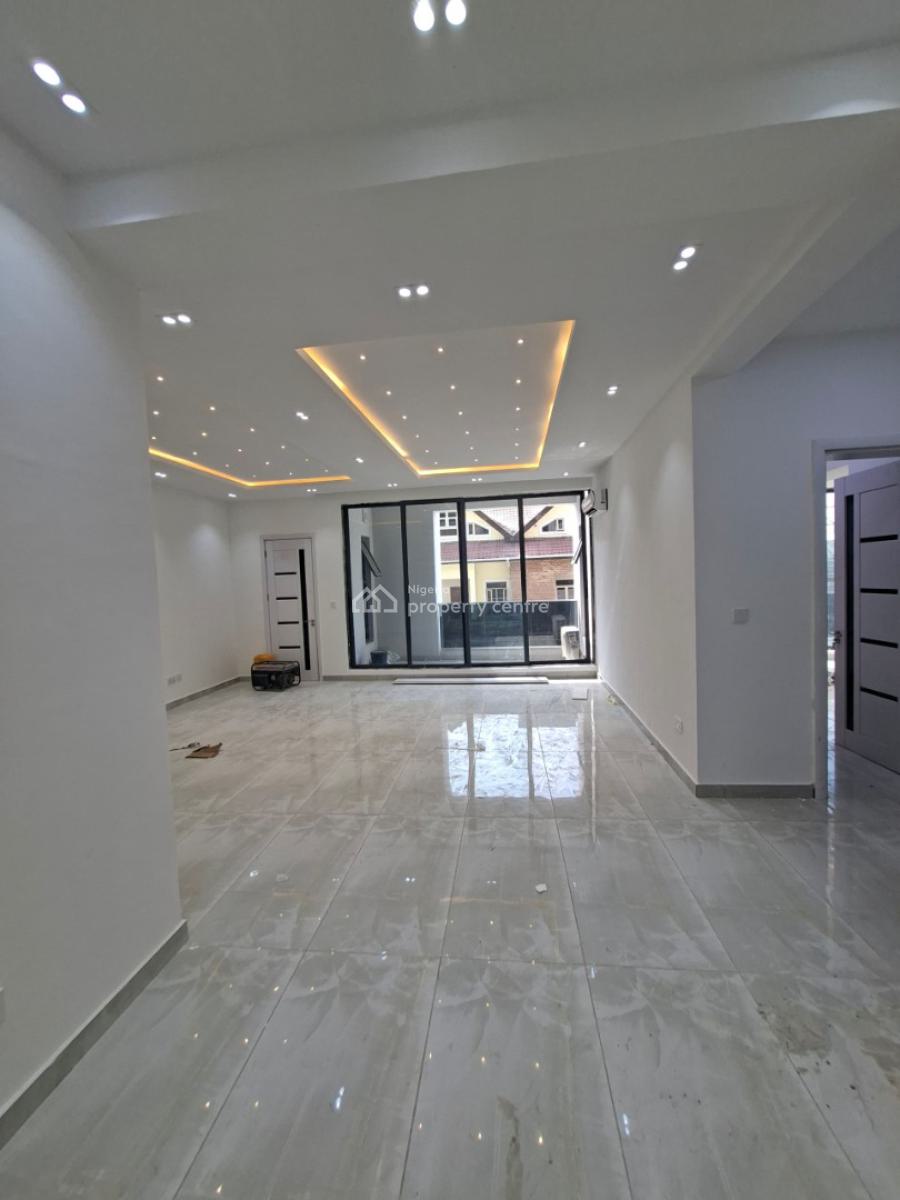 Fully Serviced Newly Built 3 Bedrooms Apartment at Lekki Phase 1, Lekki, Lekki Phase 1, Lekki, Lagos, Flat / Apartment for Sale