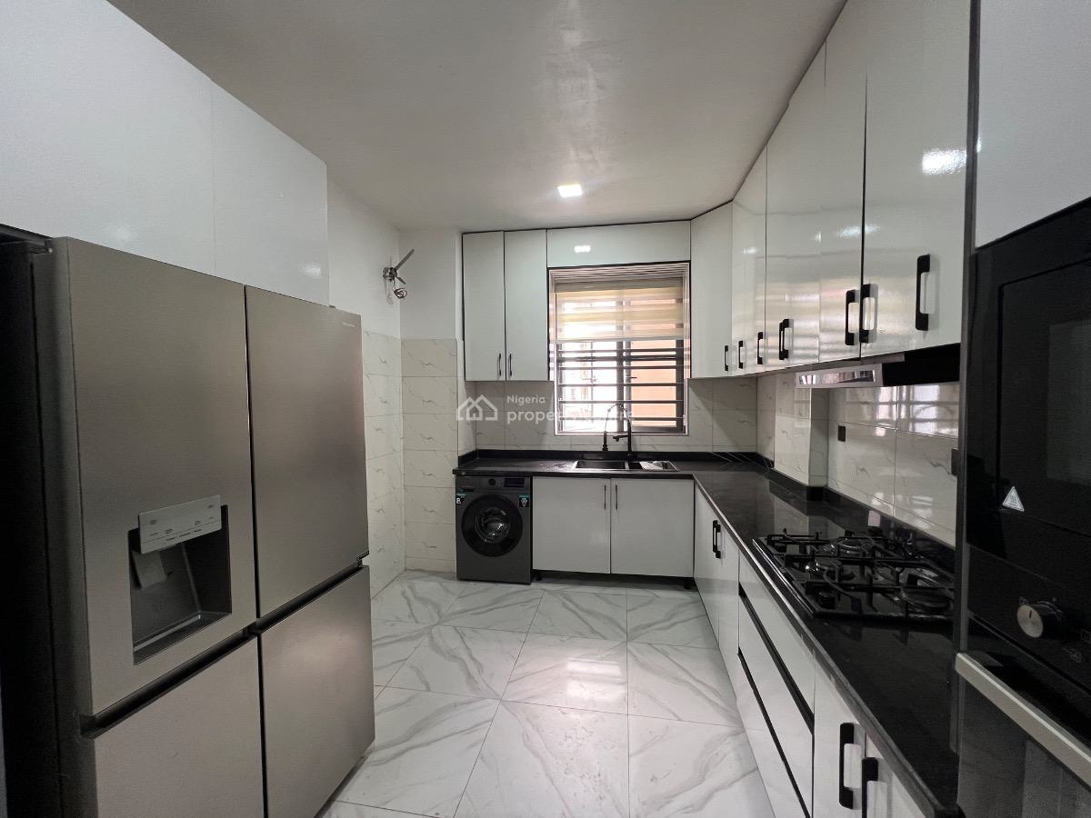 Fully Furnished 2 Bedroom Apartment, Off Freedom Way, Lekki Phase 1, Lekki, Lagos, Flat / Apartment for Sale