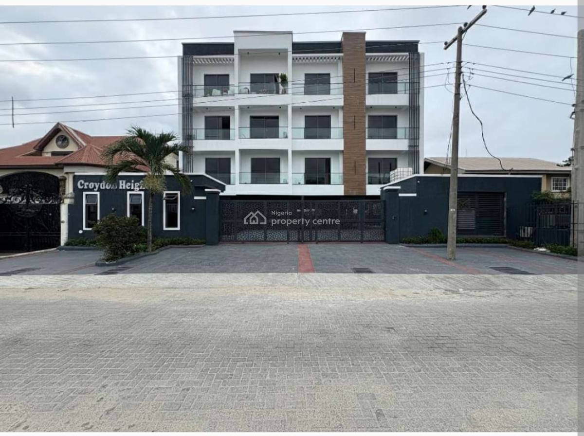 Luxury 3 Bedrooms Apartment with Excellent Facilities, Lekki Phase 1, Lekki, Lagos, Flat / Apartment for Sale
