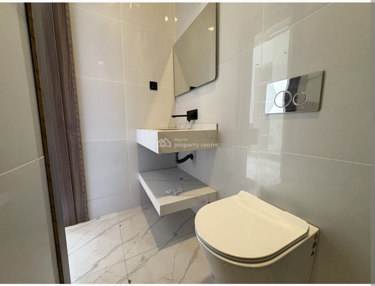 Luxury 3 Bedrooms Apartment with Excellent Facilities, Lekki Phase 1, Lekki, Lagos, Flat / Apartment for Sale