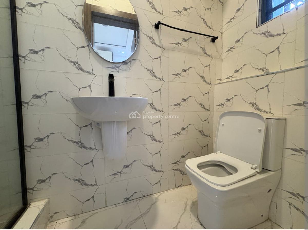 Luxury 3 Bedrooms Apartment with Excellent Facilities, Lekki Phase 1, Lekki, Lagos, Flat / Apartment for Sale