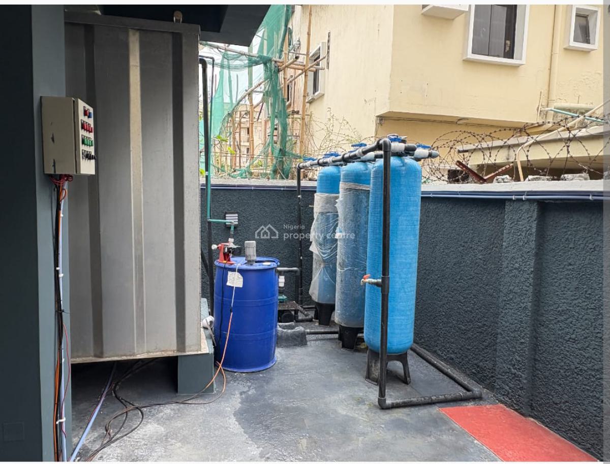 Luxury 3 Bedrooms Apartment with Excellent Facilities, Lekki Phase 1, Lekki, Lagos, Flat / Apartment for Sale