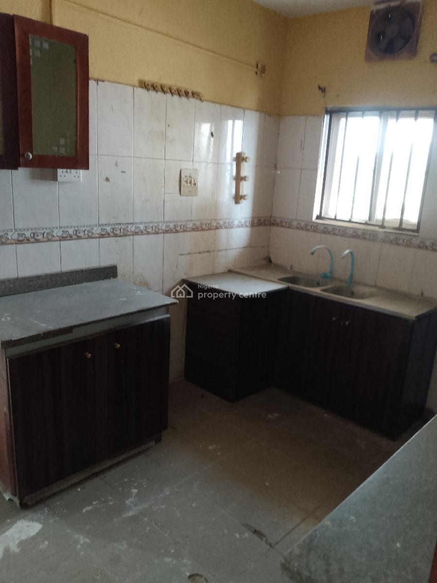 Massive 3bedrooms Flat Upstairs, Off Ologunfe Awoyaya Ibeju-lekki Lagos State, Awoyaya, Ibeju Lekki, Lagos, Flat / Apartment for Rent