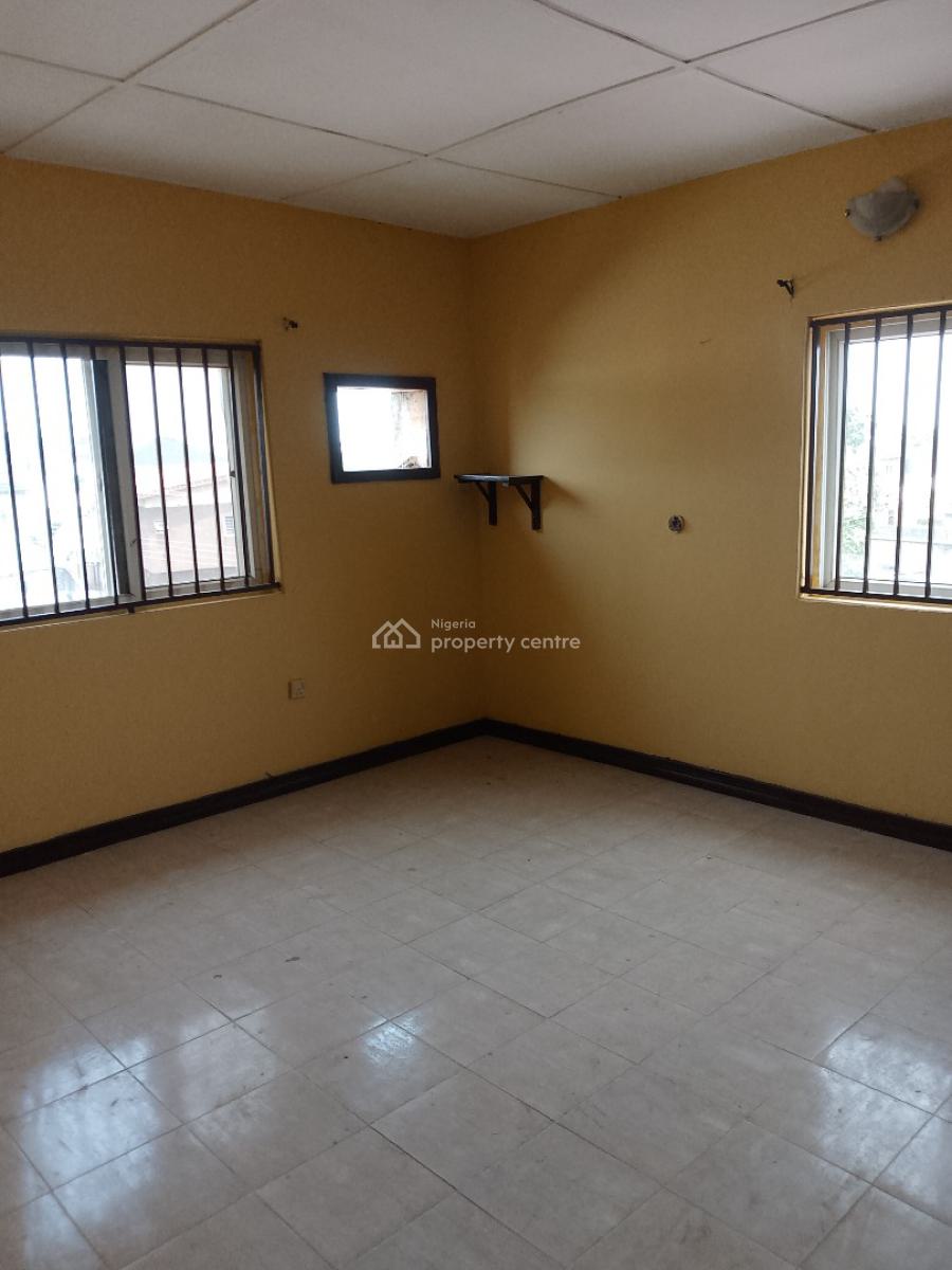 Massive 3bedrooms Flat Upstairs, Off Ologunfe Awoyaya Ibeju-lekki Lagos State, Awoyaya, Ibeju Lekki, Lagos, Flat / Apartment for Rent