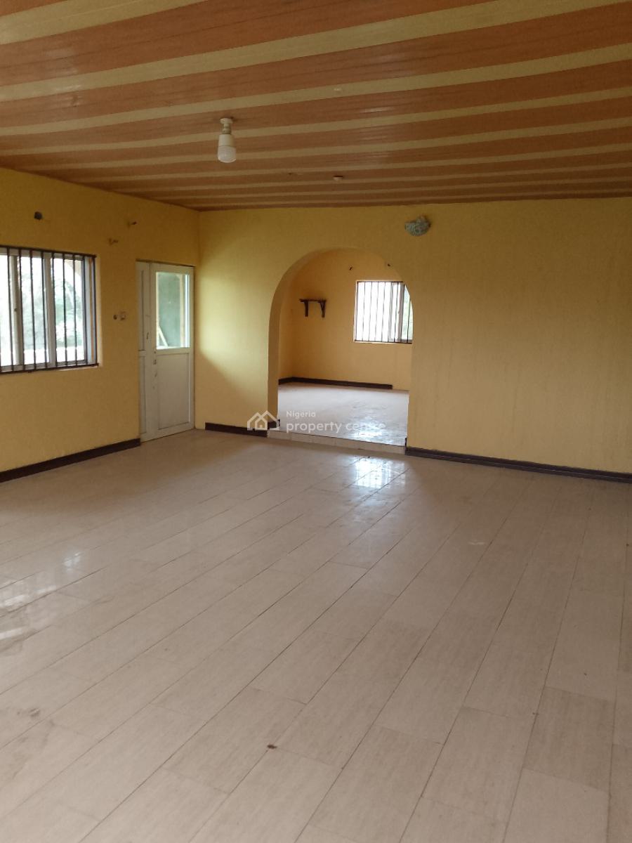 Massive 3bedrooms Flat Upstairs, Off Ologunfe Awoyaya Ibeju-lekki Lagos State, Awoyaya, Ibeju Lekki, Lagos, Flat / Apartment for Rent