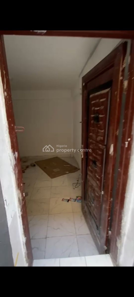a Mini Selfcon, Orchid Road, Lekki, Lagos, Self Contain (single Rooms) for Rent