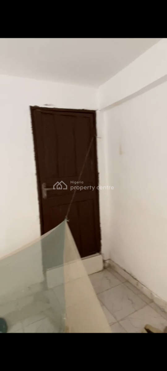 a Mini Selfcon, Orchid Road, Lekki, Lagos, Self Contain (single Rooms) for Rent