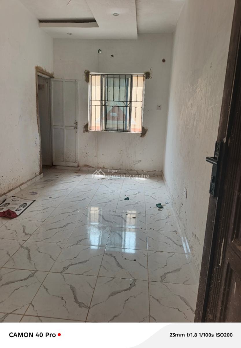 Newly Built Room Self Contain, Opayemi Street, Fola Agoro, Yaba, Lagos, Self Contain (single Rooms) for Rent