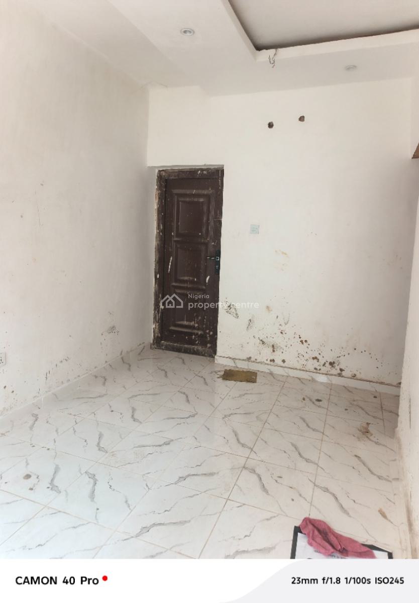 Newly Built Room Self Contain, Opayemi Street, Fola Agoro, Yaba, Lagos, Self Contain (single Rooms) for Rent