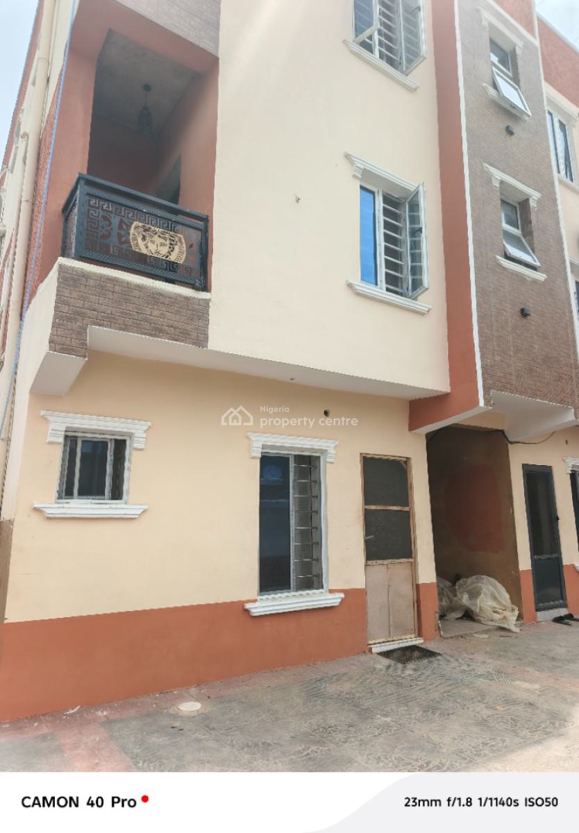 Newly Built Room Self Contain, Opayemi Street, Fola Agoro, Yaba, Lagos, Self Contain (single Rooms) for Rent