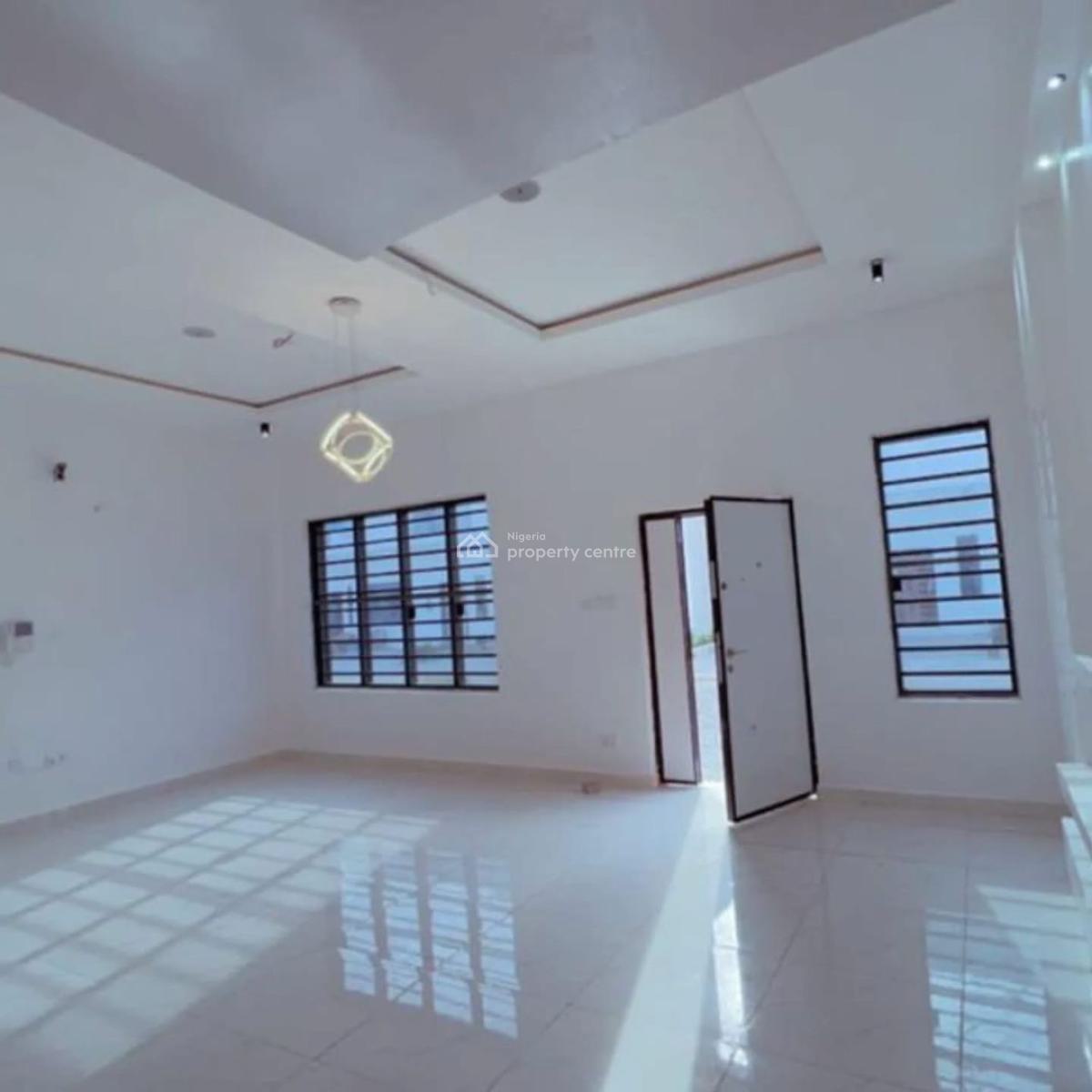 Distress 3bedroom Terrace, Ologolo, Lekki, Lagos, Terraced Duplex for Sale