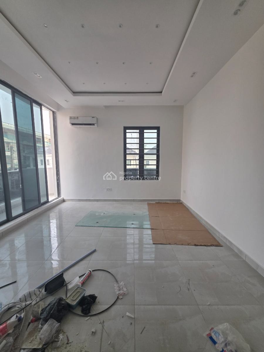 Luxury 3 Bedroom Apartment with Bq, Lekki Phase 1, Lekki, Lagos, Flat / Apartment for Sale