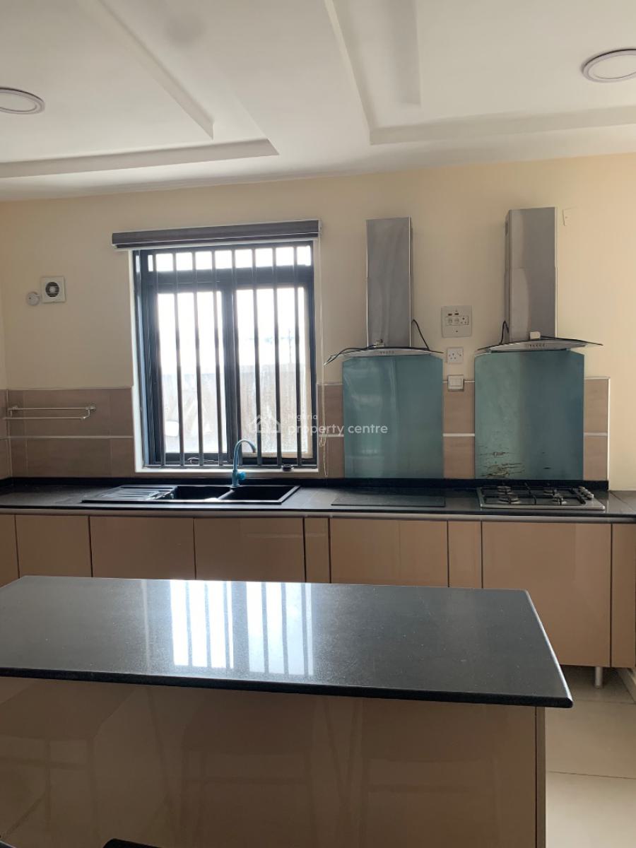 3 Bed Fully Fitted +bq, Lekki Phase 1, Lekki, Lagos, Flat / Apartment for Rent