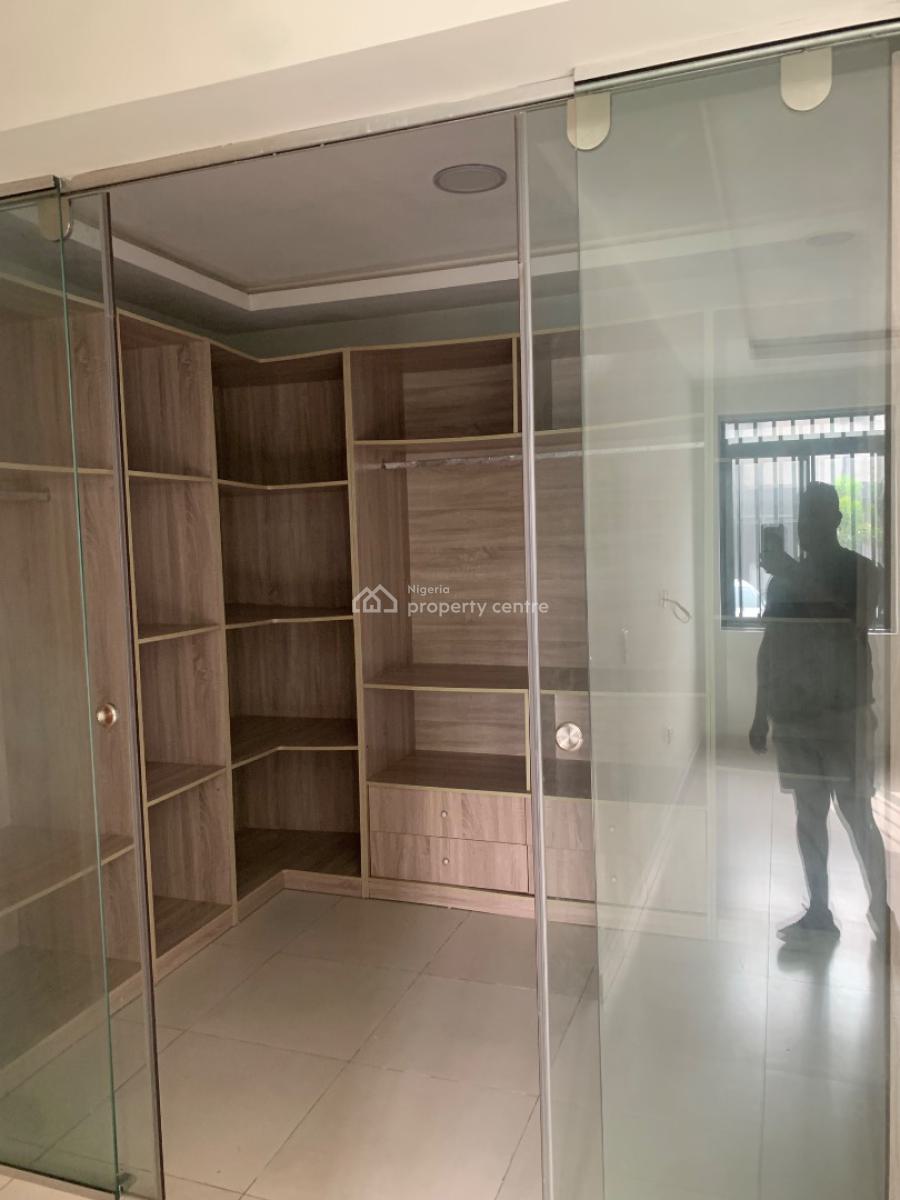 3 Bed Fully Fitted +bq, Lekki Phase 1, Lekki, Lagos, Flat / Apartment for Rent