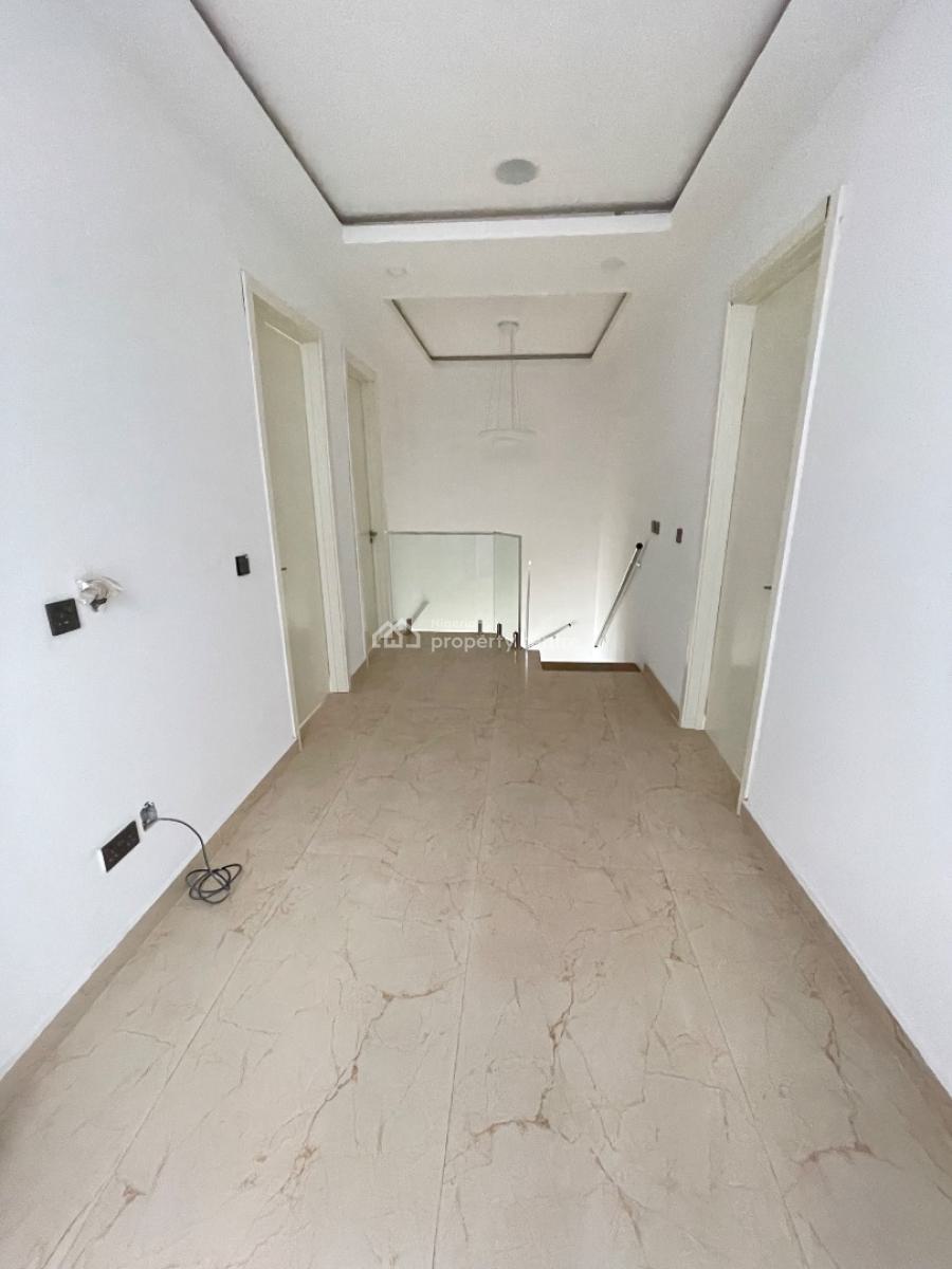 a Luxury 4 Bedroom Maisonette, Lekki Phase 1, Lekki, Lagos, Flat / Apartment for Sale