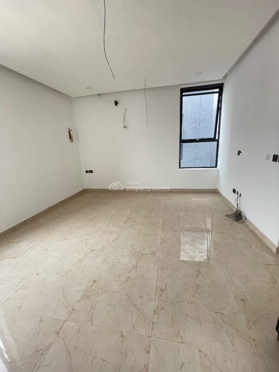 a Luxury 4 Bedroom Maisonette, Lekki Phase 1, Lekki, Lagos, Flat / Apartment for Sale