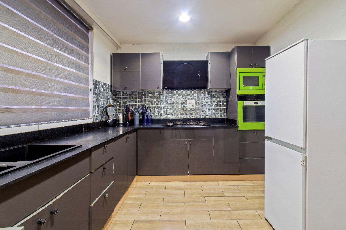 3bedroom Waterfront Apartment, Babafemi Osoba, Lekki Phase 1, Lekki, Lagos, Flat / Apartment Short Let