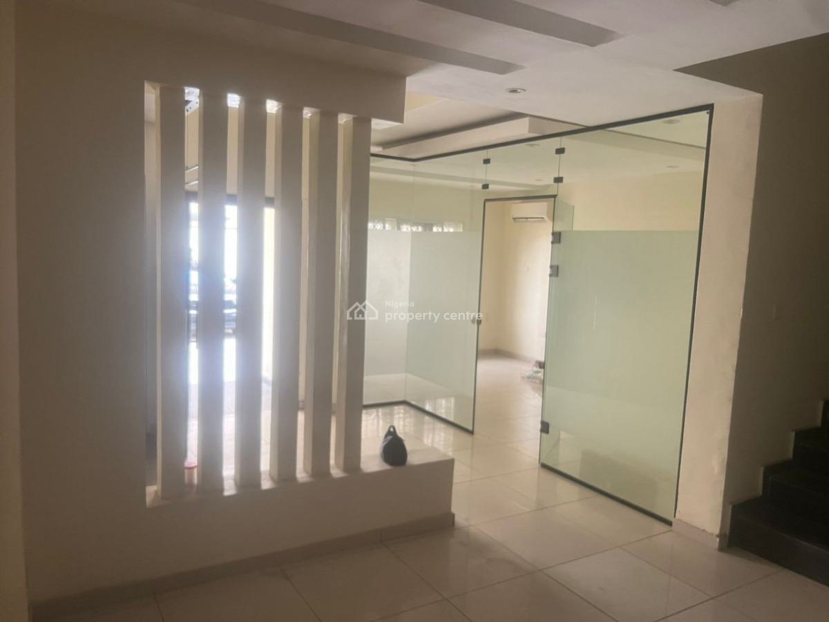 Spacious 4 Bedroom Terrace Duplex with a Room Bq, Lekki Phase 1, Lekki, Lagos, Terraced Duplex for Rent