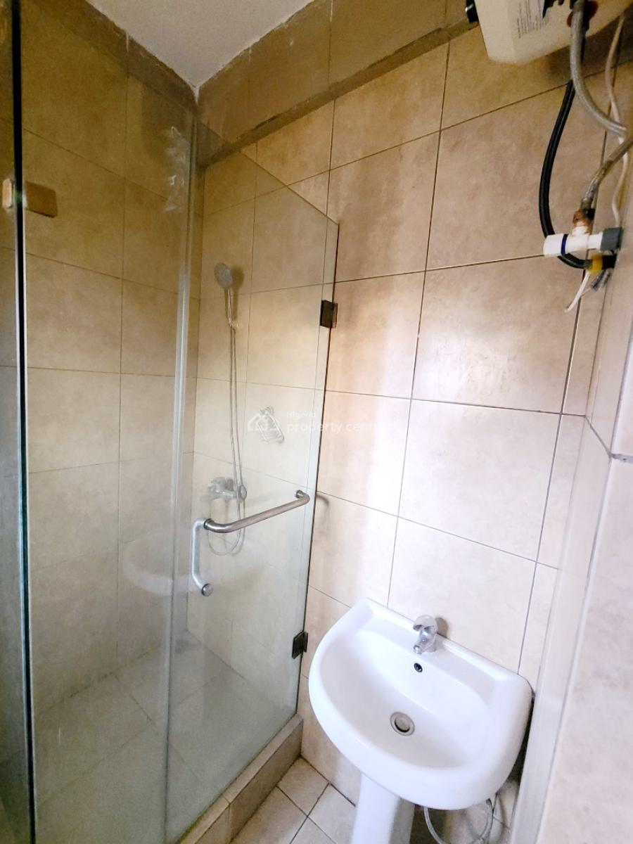 Newly Renovated 3 Bedroom Flat, Osapa London Estate, Osapa, Lekki, Lagos, Flat / Apartment for Rent