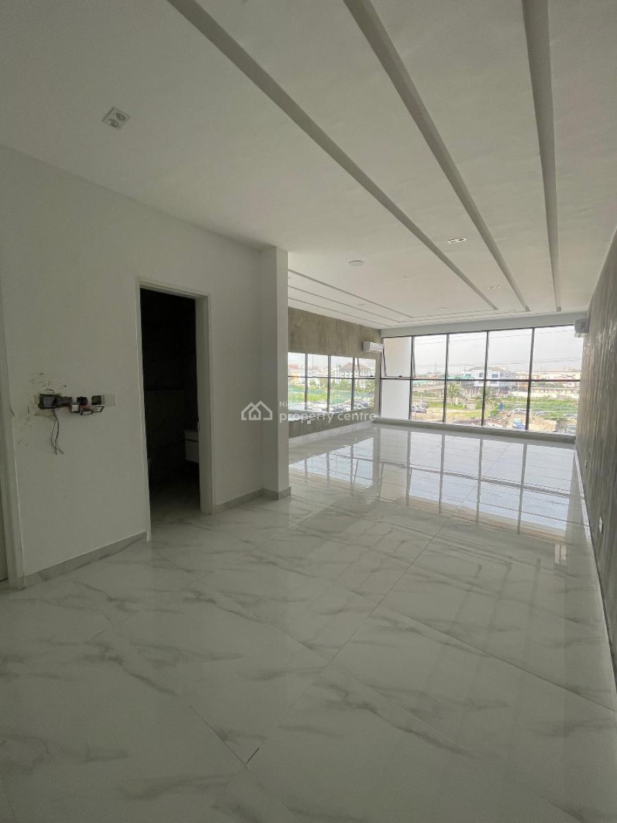 Spacious 2 Bedroom Apartment with Rooftop Terrace and Gym, Lekki Phase 1, Lekki Phase 1, Lekki, Lagos, Block of Flats for Sale