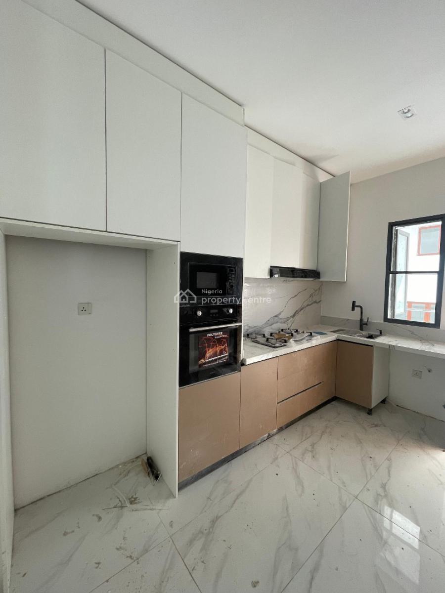 Spacious 2 Bedroom Apartment with Rooftop Terrace and Gym, Lekki Phase 1, Lekki Phase 1, Lekki, Lagos, Block of Flats for Sale