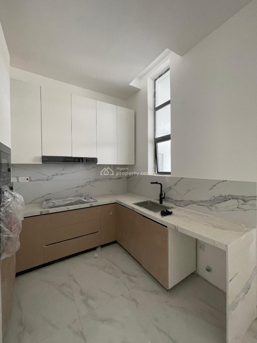 Spacious 2 Bedroom Apartment with Rooftop Terrace and Gym, Lekki Phase 1, Lekki Phase 1, Lekki, Lagos, Block of Flats for Sale