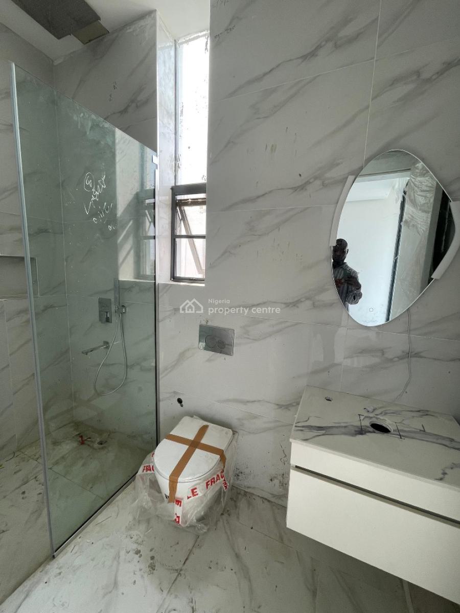 Spacious 2 Bedroom Apartment with Rooftop Terrace and Gym, Lekki Phase 1, Lekki Phase 1, Lekki, Lagos, Block of Flats for Sale