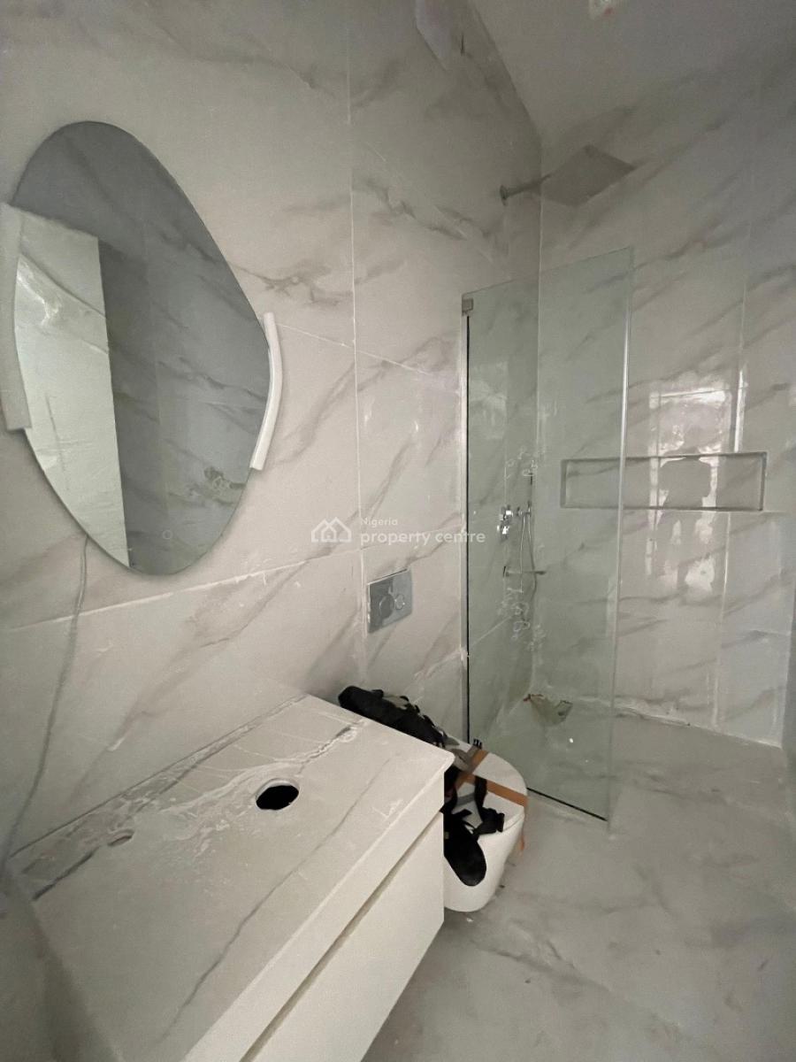 Spacious 2 Bedroom Apartment with Rooftop Terrace and Gym, Lekki Phase 1, Lekki Phase 1, Lekki, Lagos, Block of Flats for Sale