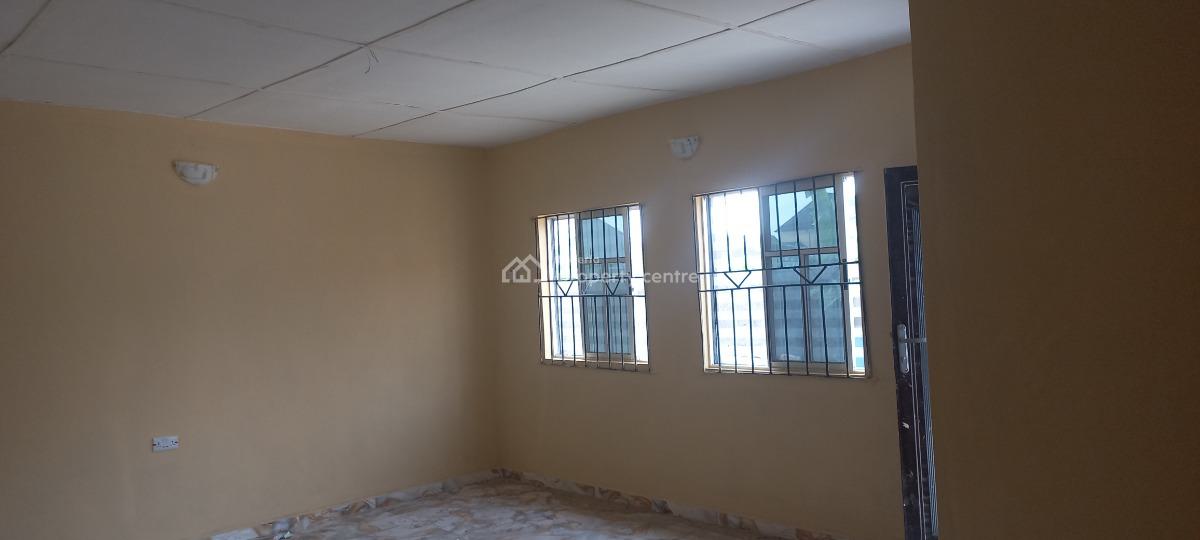 2 Bedroom Flat, 6 Third Avenue Alafia Estate Unity Bus Stop, Ikorodu, Lagos, Flat / Apartment for Rent